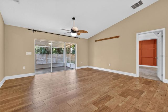 74 N OAK AVENUE, Umatilla, FL 32784