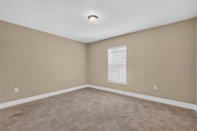 74 N OAK AVENUE, Umatilla, FL 32784