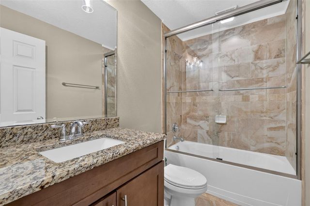 74 N OAK AVENUE, Umatilla, FL 32784