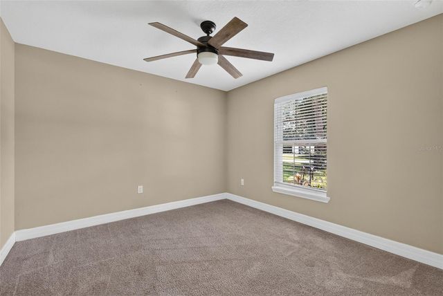 74 N OAK AVENUE, Umatilla, FL 32784