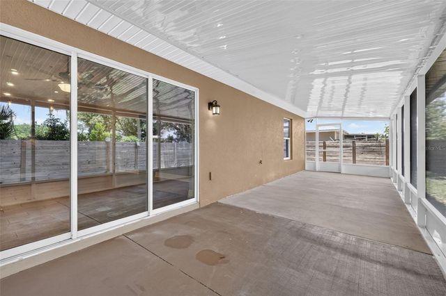 74 N OAK AVENUE, Umatilla, FL 32784