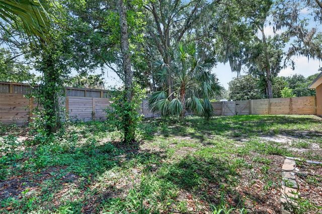 74 N OAK AVENUE, Umatilla, FL 32784
