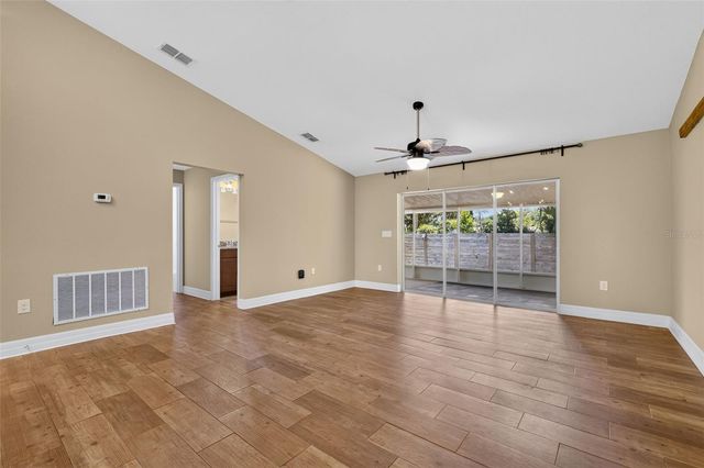 74 N OAK AVENUE, Umatilla, FL 32784