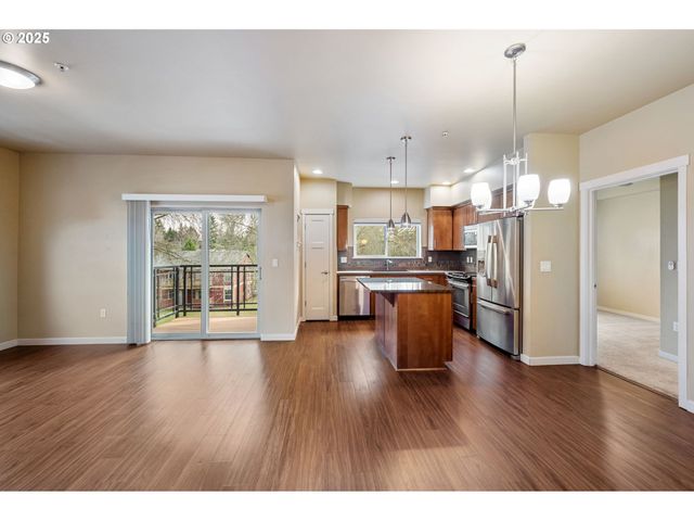 13915 Sw MERIDIAN St 307, Beaverton, OR 97005
