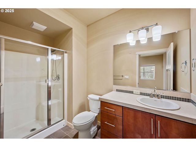 13915 Sw MERIDIAN St 307, Beaverton, OR 97005