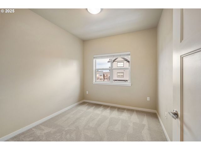 13915 Sw MERIDIAN St 307, Beaverton, OR 97005