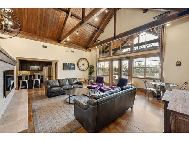 13915 Sw MERIDIAN St 307, Beaverton, OR 97005