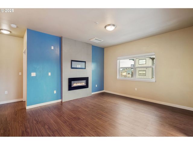 13915 Sw MERIDIAN St 307, Beaverton, OR 97005