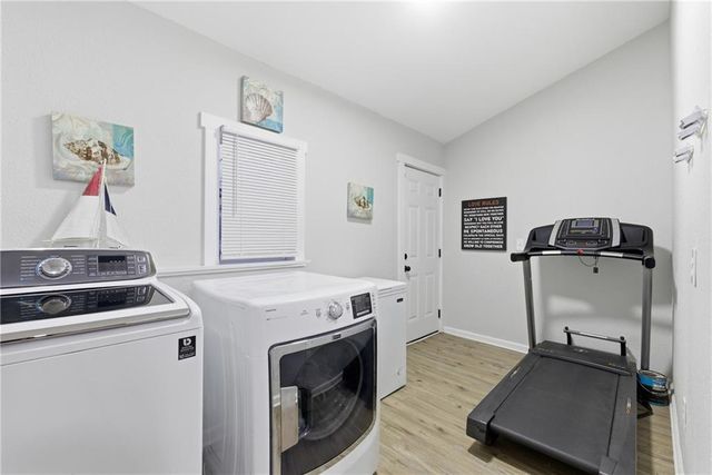 526 S Hardy Avenue, Independence, MO 64053