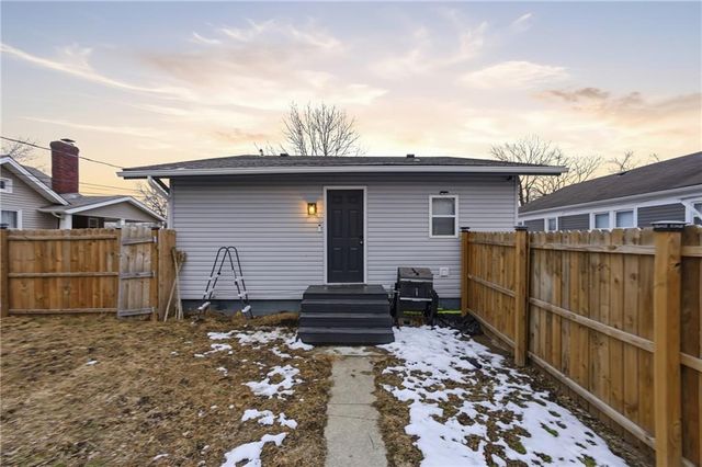 526 S Hardy Avenue, Independence, MO 64053