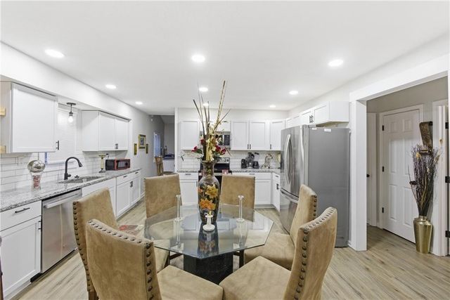 526 S Hardy Avenue, Independence, MO 64053