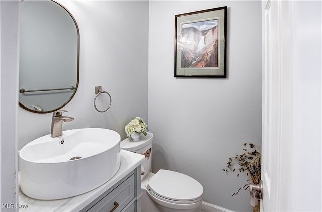 34675 Oak Tree Drive, Willoughby, OH 44094