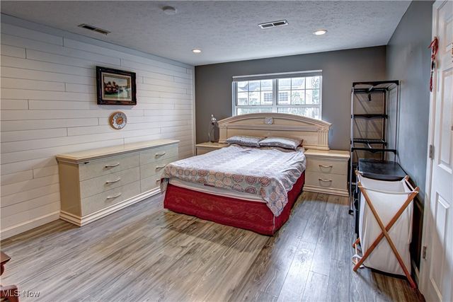 34675 Oak Tree Drive, Willoughby, OH 44094