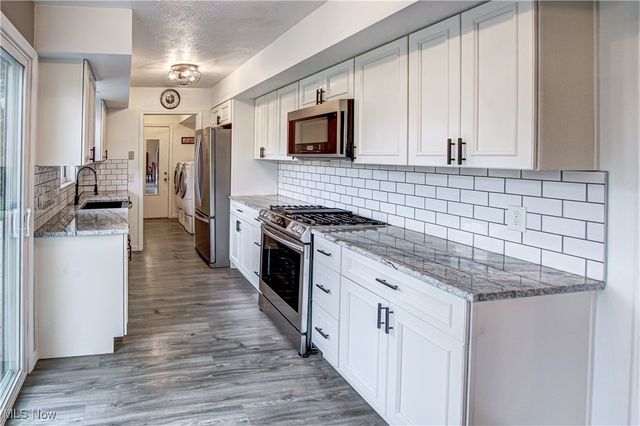 34675 Oak Tree Drive, Willoughby, OH 44094