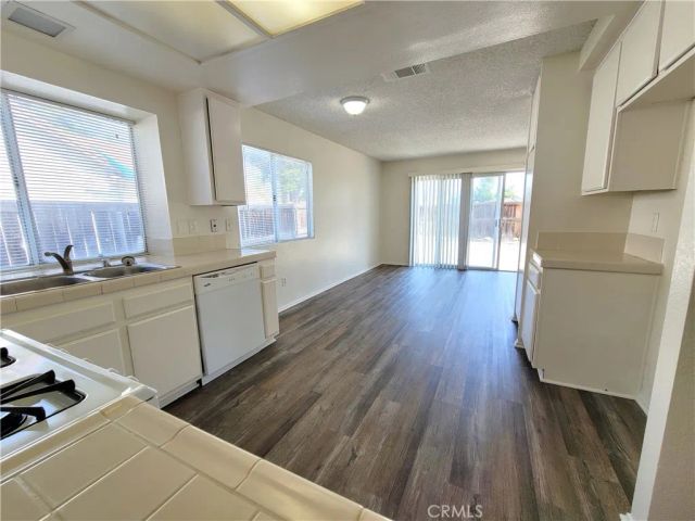 2549 S Winston Court, San Bernardino, CA 02408