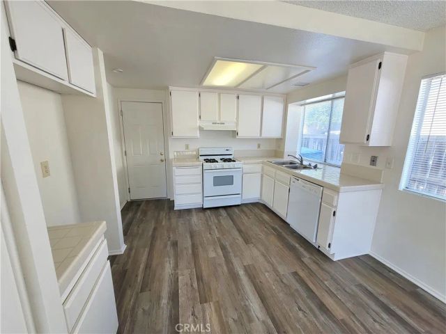 2549 S Winston Court, San Bernardino, CA 02408