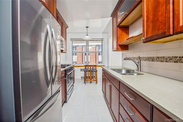 781 Palmer Road 4D, Bronxville, NY 10708