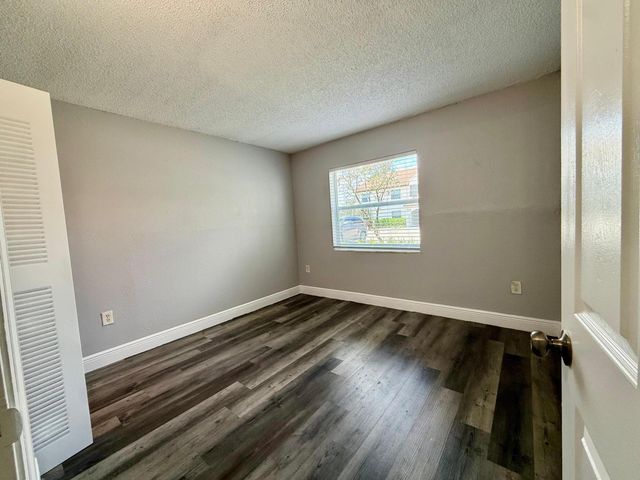 726 SW 81st Avenue 14a, North Lauderdale, FL 33068