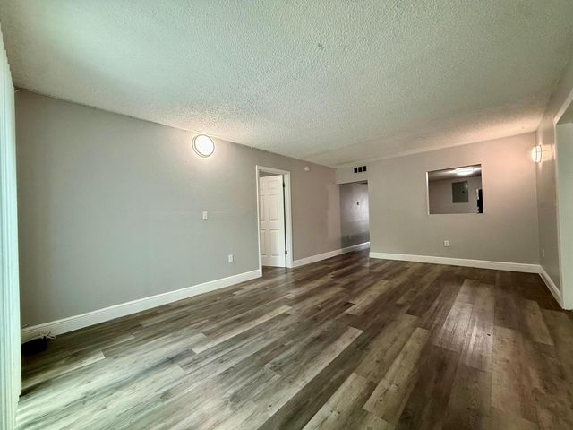 726 SW 81st Avenue 14a, North Lauderdale, FL 33068