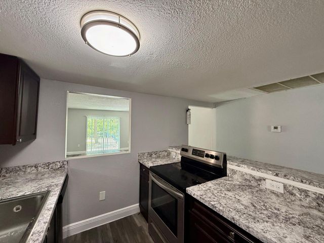 726 SW 81st Avenue 14a, North Lauderdale, FL 33068