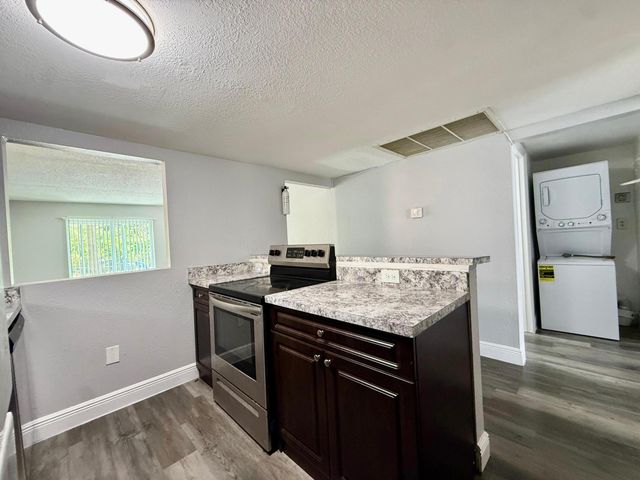 726 SW 81st Avenue 14a, North Lauderdale, FL 33068