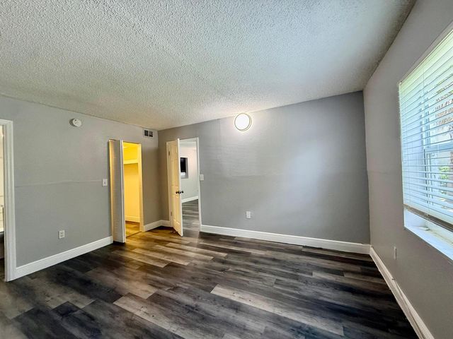 726 SW 81st Avenue 14a, North Lauderdale, FL 33068