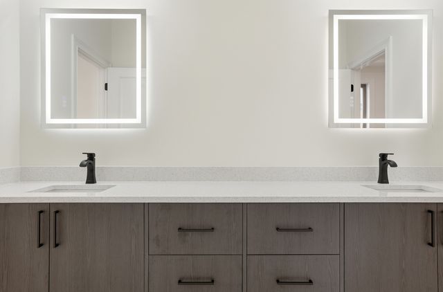 15966 S Crystal Creek Drive, Homer Glen, IL 60491