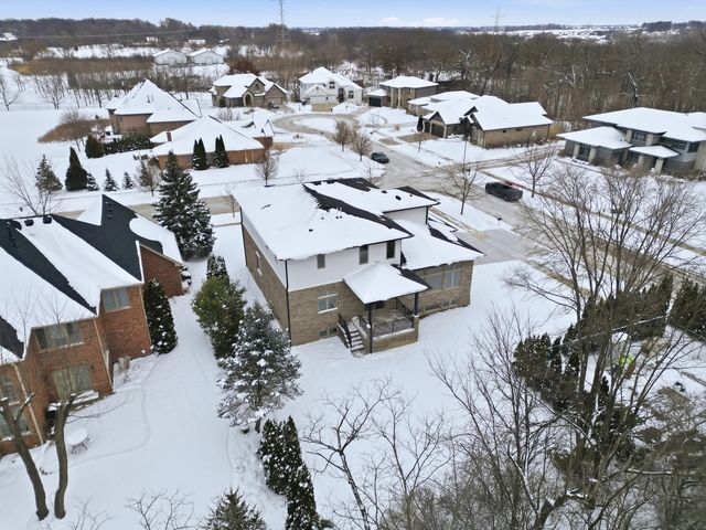 15966 S Crystal Creek Drive, Homer Glen, IL 60491