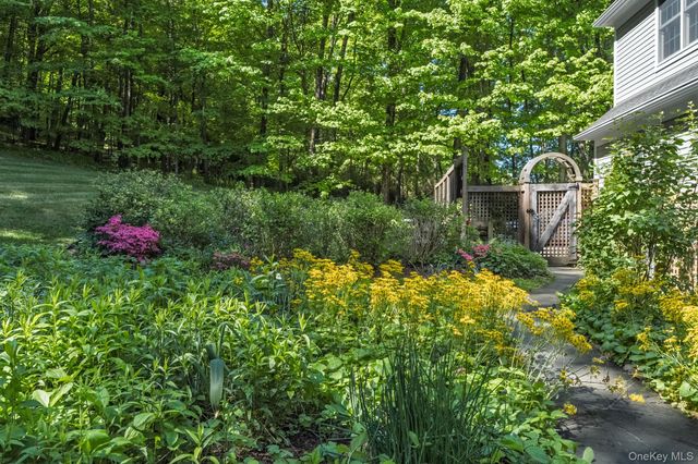 77 Old Stone Hill Road, Pound Ridge, NY 10576