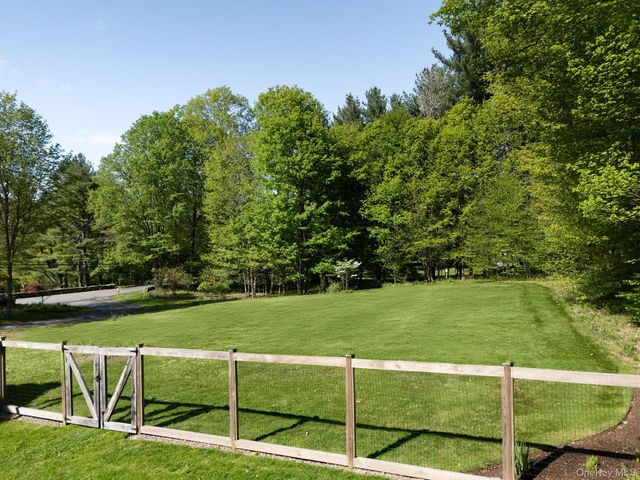 77 Old Stone Hill Road, Pound Ridge, NY 10576