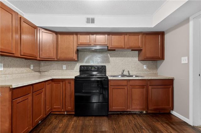 816 S Logan Avenue, Independence, MO 64050