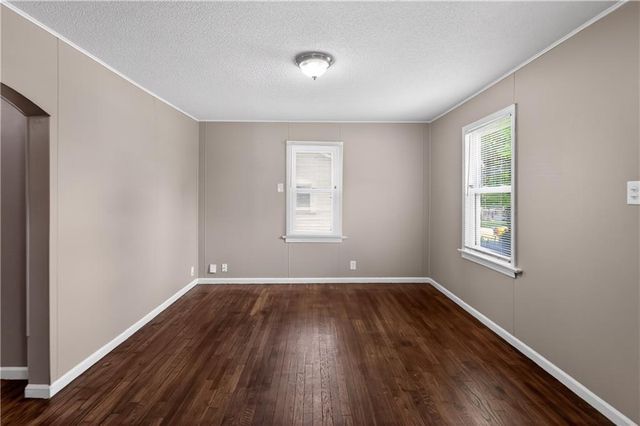 816 S Logan Avenue, Independence, MO 64050