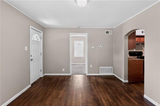 816 S Logan Avenue, Independence, MO 64050