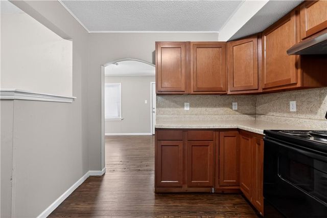 816 S Logan Avenue, Independence, MO 64050