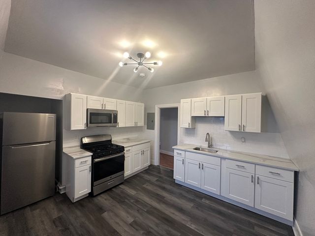 78 Dix 3, Boston, MA 02122