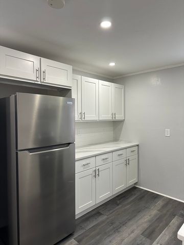 78 Dix 3, Boston, MA 02122