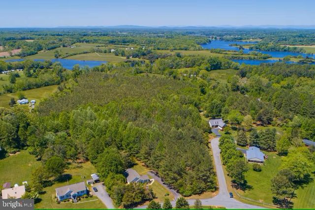 95 N BLUEWATER BLVD, Mineral, VA 23117