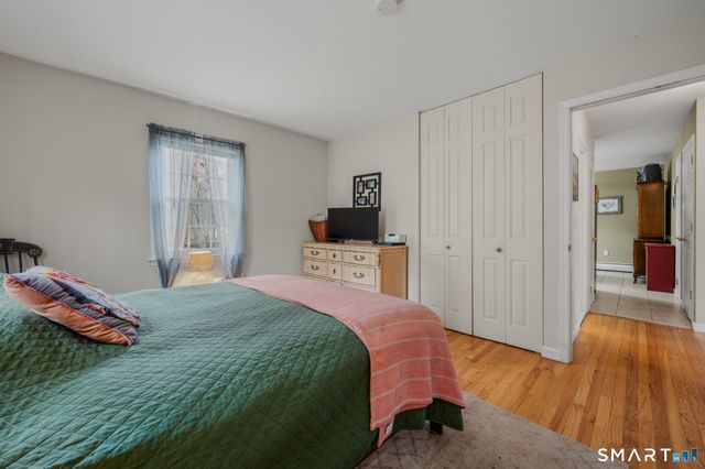 32 Greenbriar Lane, Newtown, CT 06470