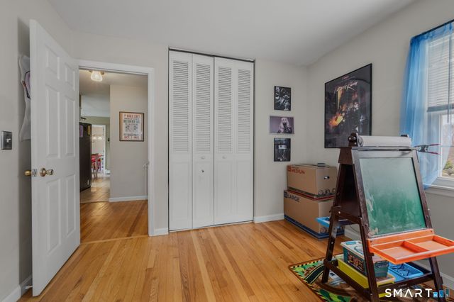 32 Greenbriar Lane, Newtown, CT 06470