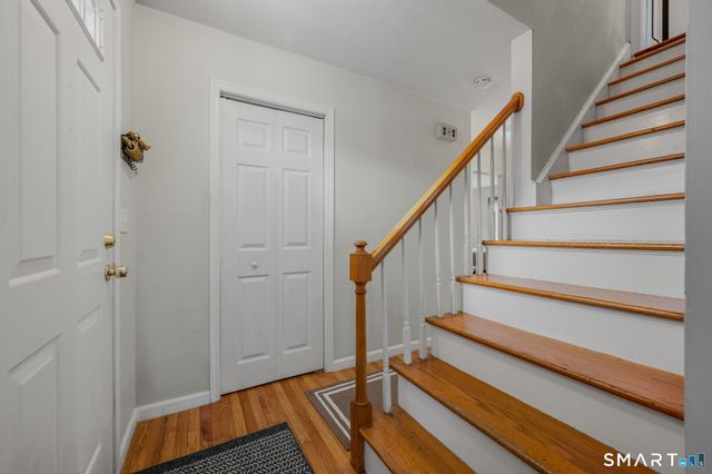 32 Greenbriar Lane, Newtown, CT 06470