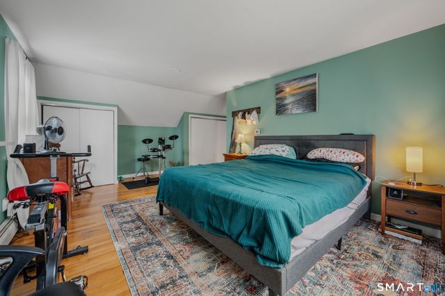 32 Greenbriar Lane, Newtown, CT 06470