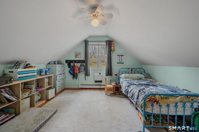 32 Greenbriar Lane, Newtown, CT 06470