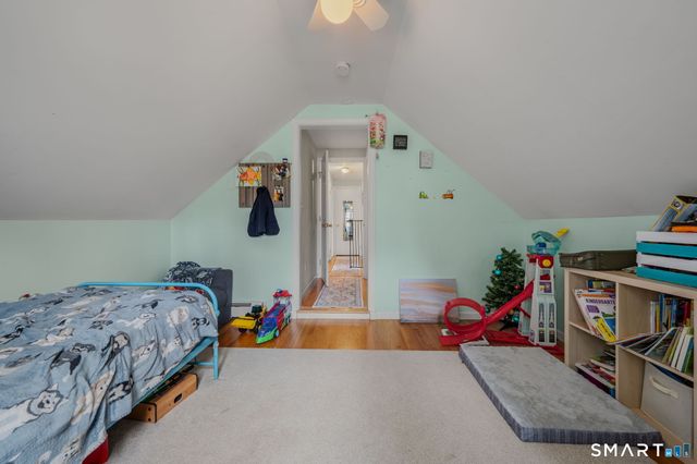 32 Greenbriar Lane, Newtown, CT 06470