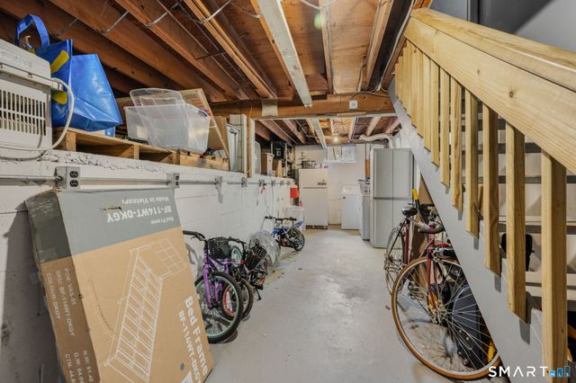 32 Greenbriar Lane, Newtown, CT 06470