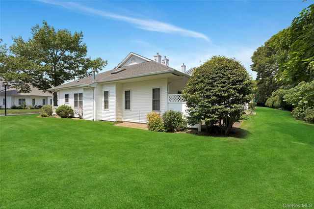 42 Oyster Cove Lane, Blue Point, NY 11715