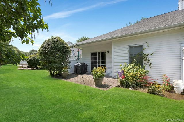 42 Oyster Cove Lane, Blue Point, NY 11715