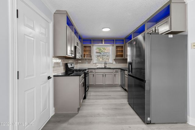 1825 WILLESDON Drive W, Jacksonville, FL 32246