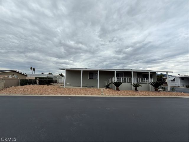 2598 Ayala Drive 27, Rialto, CA 92376