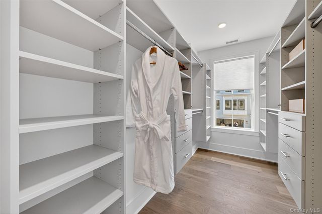 1812 Soundview Court, Yorktown Heights, NY 10598