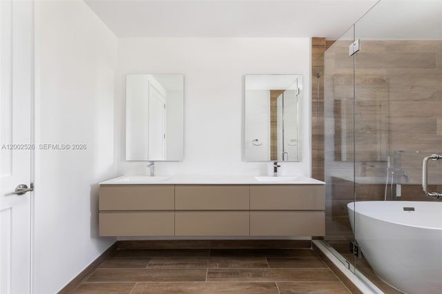 7496 SW 100th St, Pinecrest, FL 33156